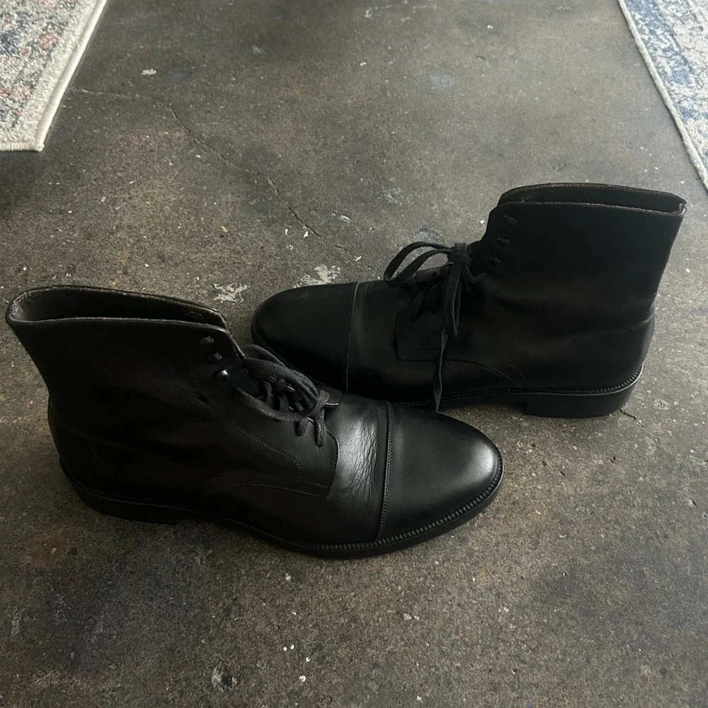 To Boot hardly worn